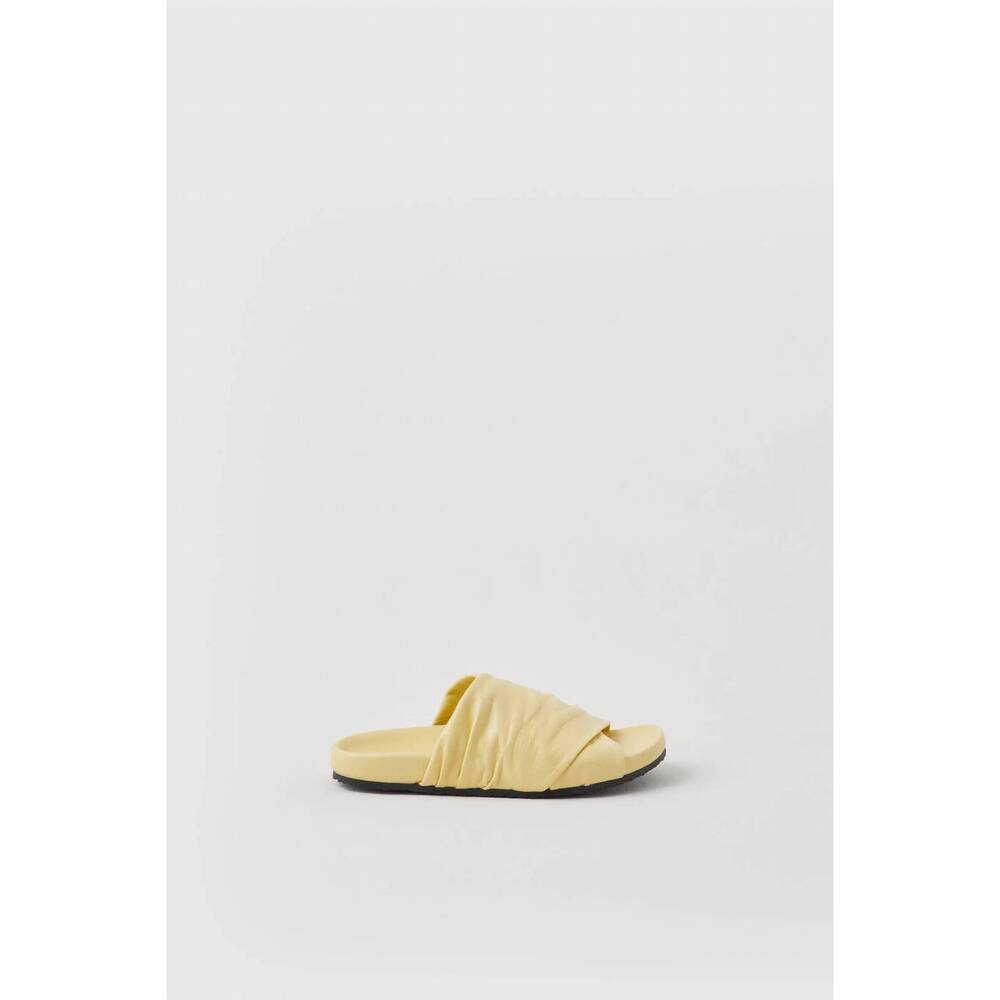 NEW CLOSED women's cross italian leather sandals in yellow orchid